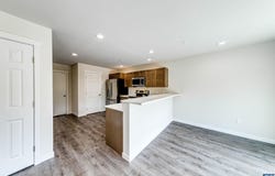 208 Creekside Dr, Port Angeles, WA 98362