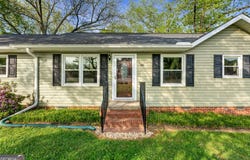 810 Benson Street, Hartwell, GA 30643