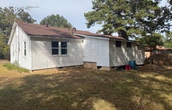 1901 Pinecrest Ave, hope, AR 71801