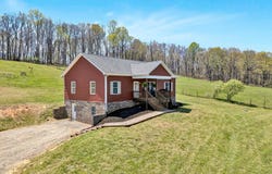 8350 NEWPORT RD, Catawba, VA 24070