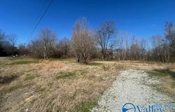 125 Riverdale Drive, Laceys Spring, AL 35754