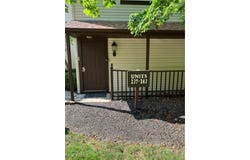 237 Greenbriar Court, Euclid, OH 44143