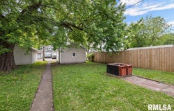 2025 W 3RD Street, Davenport, IA 52802