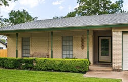 114 Pecan DR, Elgin, TX 78621