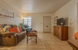 187 S Paseo Tierra, Green Valley, AZ 85614