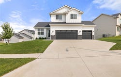 3641 NW 166th Street, Clive, IA 50325