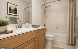 12 KYLE Way, EWING, NJ 08628