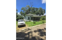 214 S Lowe Street, Hazlehurst, MS 39083