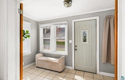 2418 W 2nd St, Duluth, MN 55806