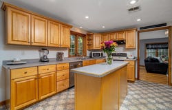 16 Hillside Dr, Townsend, MA 01469