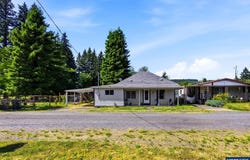 5226 Poplar St, Sweet Home, OR 97386