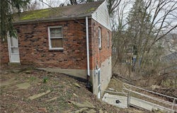 809 Hillgrove, Beechview, PA 15216
