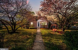 924 VILLAGE ROAD, FOLSOM, PA 19033