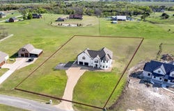 1060 Cypress Point Drive, Gunter, TX 75058