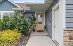 461 GLENVIEW Way, LITTLE SUAMICO, WI 54141