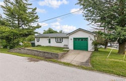 607 Mulberry Street, Godfrey, IL 62035