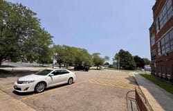 208 S JOHNSON Street, Macomb, IL 61455
