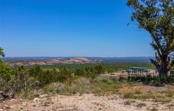 743 Welgehausen RD, Fredericksburg, TX 78624