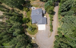 608 Country Club Ln, Pinehurst, ID 83850