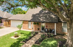 1647 E Pleasant Drive, Midlothian, TX 76065