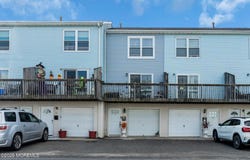 10 Beachway Avenue, Keansburg, NJ 07734