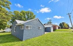 807 Park Avenue, Brooklyn, IA 52211