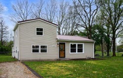 8301 W Weller Street, Yorktown, IN 47396