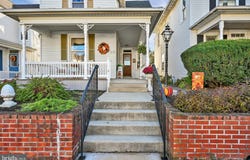 233 S SPRUCE Street, LITITZ, PA 17543