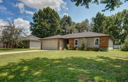 5432 S Honeysuckle Lane, Battlefield, MO 65619