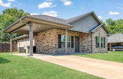 4275 Sunrise Drive, Paris, TX 75462