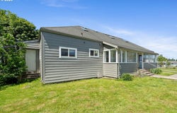1209 6TH ST, Tillamook, OR 97141