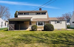 10 Grape Lane, Hicksville, NY 11801