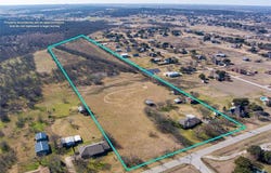 1525 Floyd Hampton Road, Crowley, TX 76036