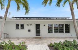 2725 NE 35th Ct, Fort Lauderdale, FL 33308