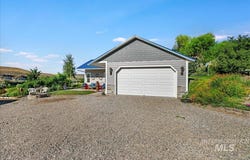 545 S Custer, Glenns Ferry, ID 83623