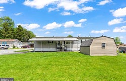 25 RIDGEWOOD MANOR, MANHEIM, PA 17545