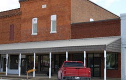 109 S. Center St, Shelbina, MO 63468