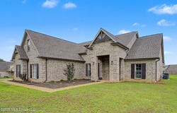 307 Garrison Drive, Senatobia, MS 38668