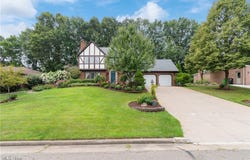 2335 Fallen Oak Circle NE, Massillon, OH 44646