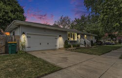 1924 Tulip Lane, Munster, IN 46321