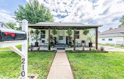 210 N Maple Avenue, Logan, IA 51546