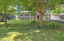 72 Algonquin Road, Halfmoon, NY 12065