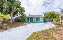 211 Avenida De Paz, Indialantic, FL 32903