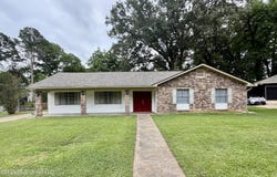 1206 Dartmoor Drive, Clinton, MS 39056