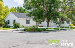 641 Oakwood Dr, Powell, WY 82435