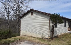 102 Ridge Road, Wayne, WV 25570