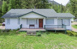 2015 THONI RD, ADDY, WA 99101
