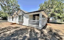 320 E Aruthur Ave, Glenns Ferry, ID 83623