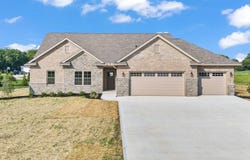 2573 Pleasant View Drive, Troy, OH 45373