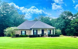 10365 Dry Grove Road, Raymond, MS 39154